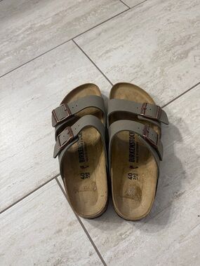 Birkenstock Arizona Double Strap Sandals - Olive..size 40 or size 9… new